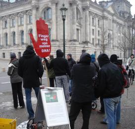 Kundgebung vorm Reichstag